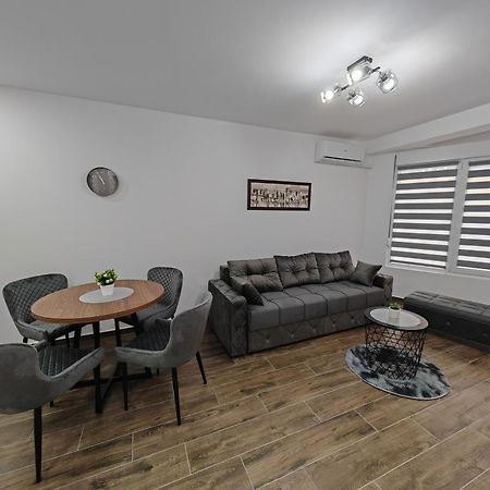 Imperial Apartment Veliko Gradiste Luaran gambar