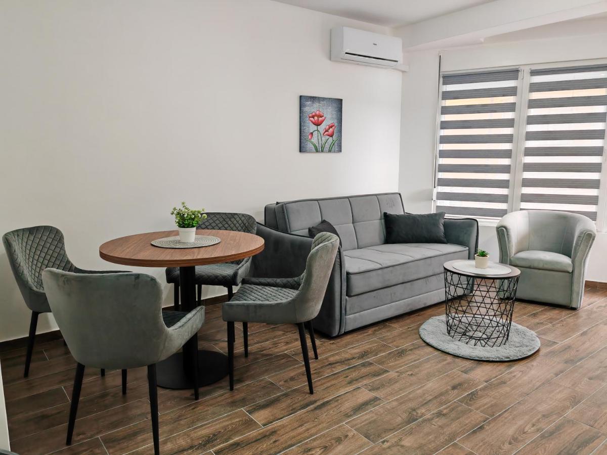 Imperial Apartment Veliko Gradiste Luaran gambar