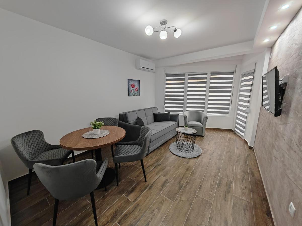 Imperial Apartment Veliko Gradiste Luaran gambar