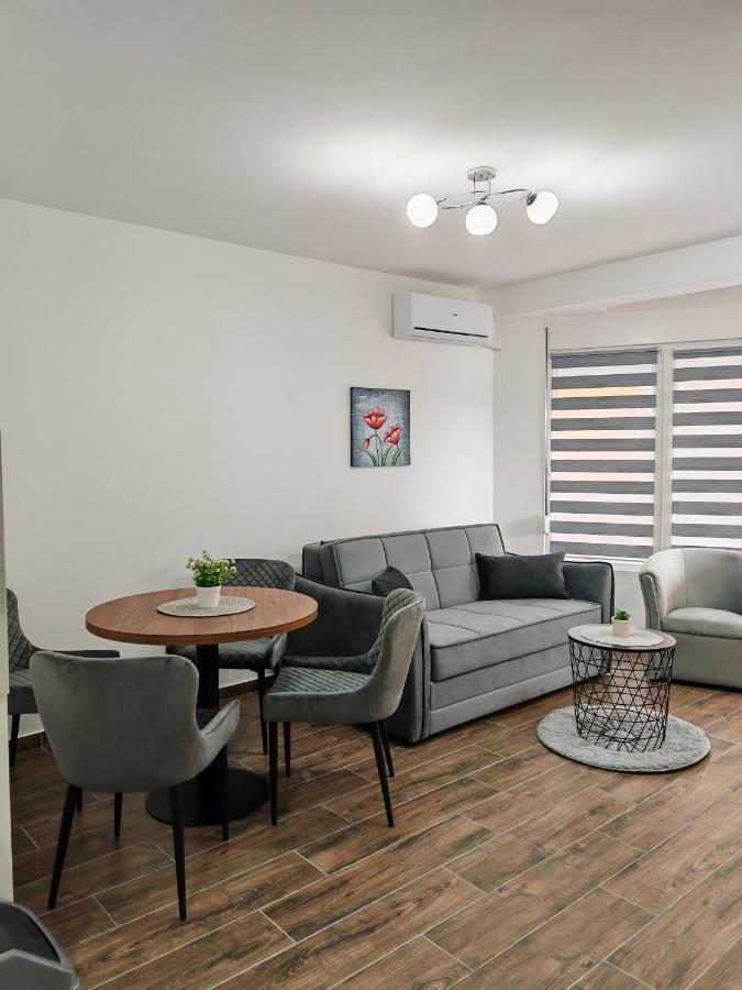 Imperial Apartment Veliko Gradiste Luaran gambar