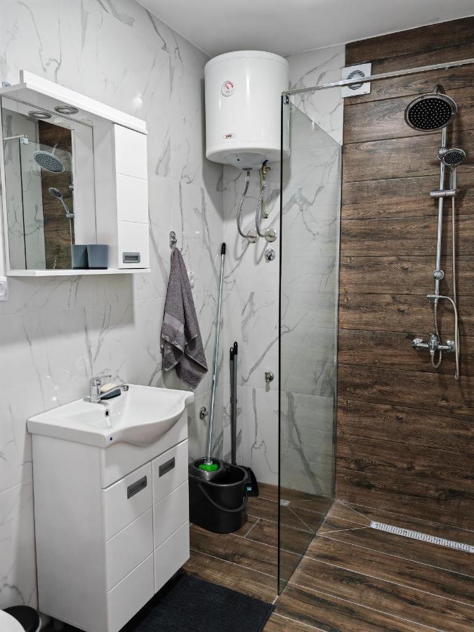 Imperial Apartment Veliko Gradiste Luaran gambar