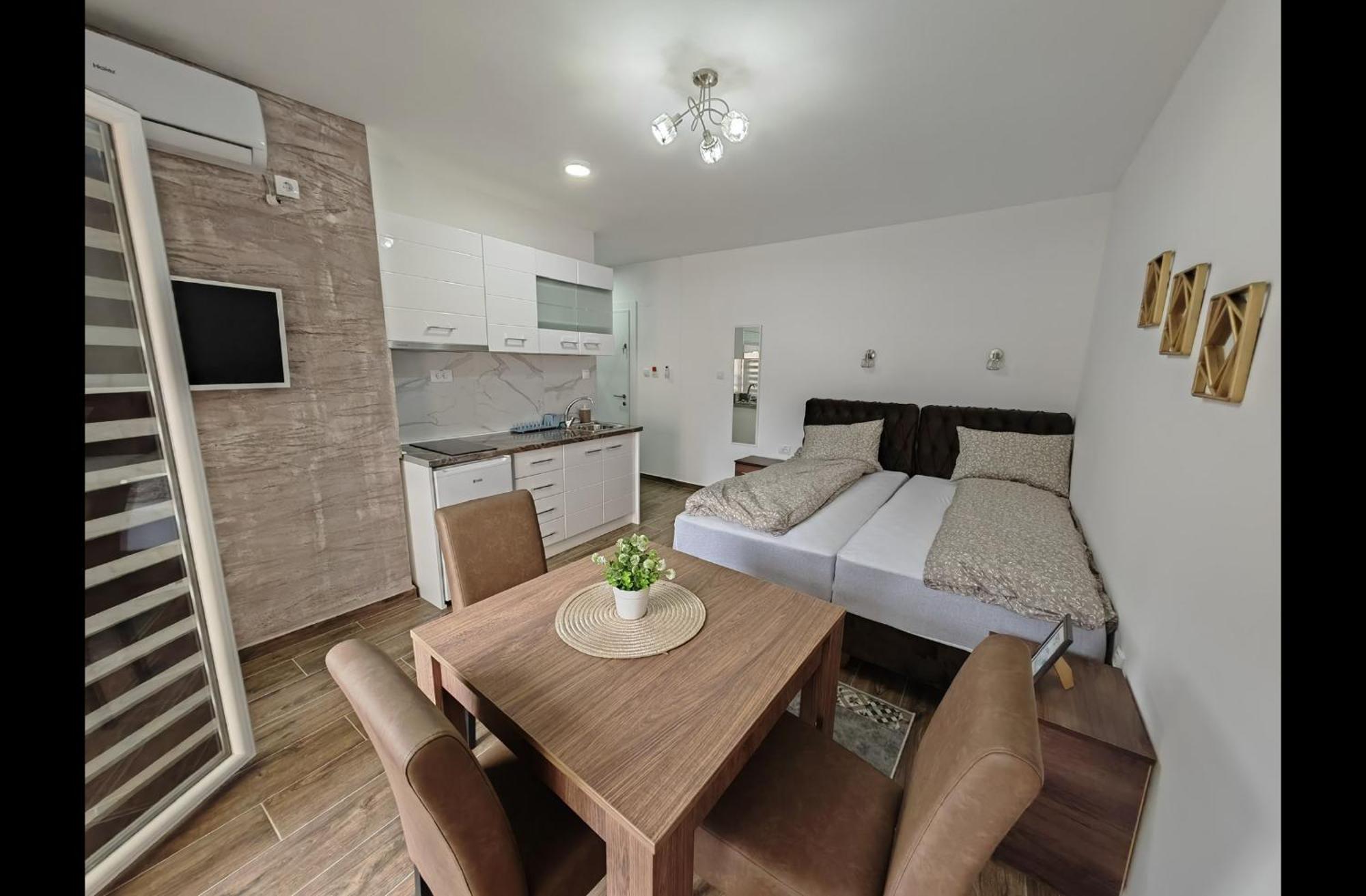 Imperial Apartment Veliko Gradiste Luaran gambar