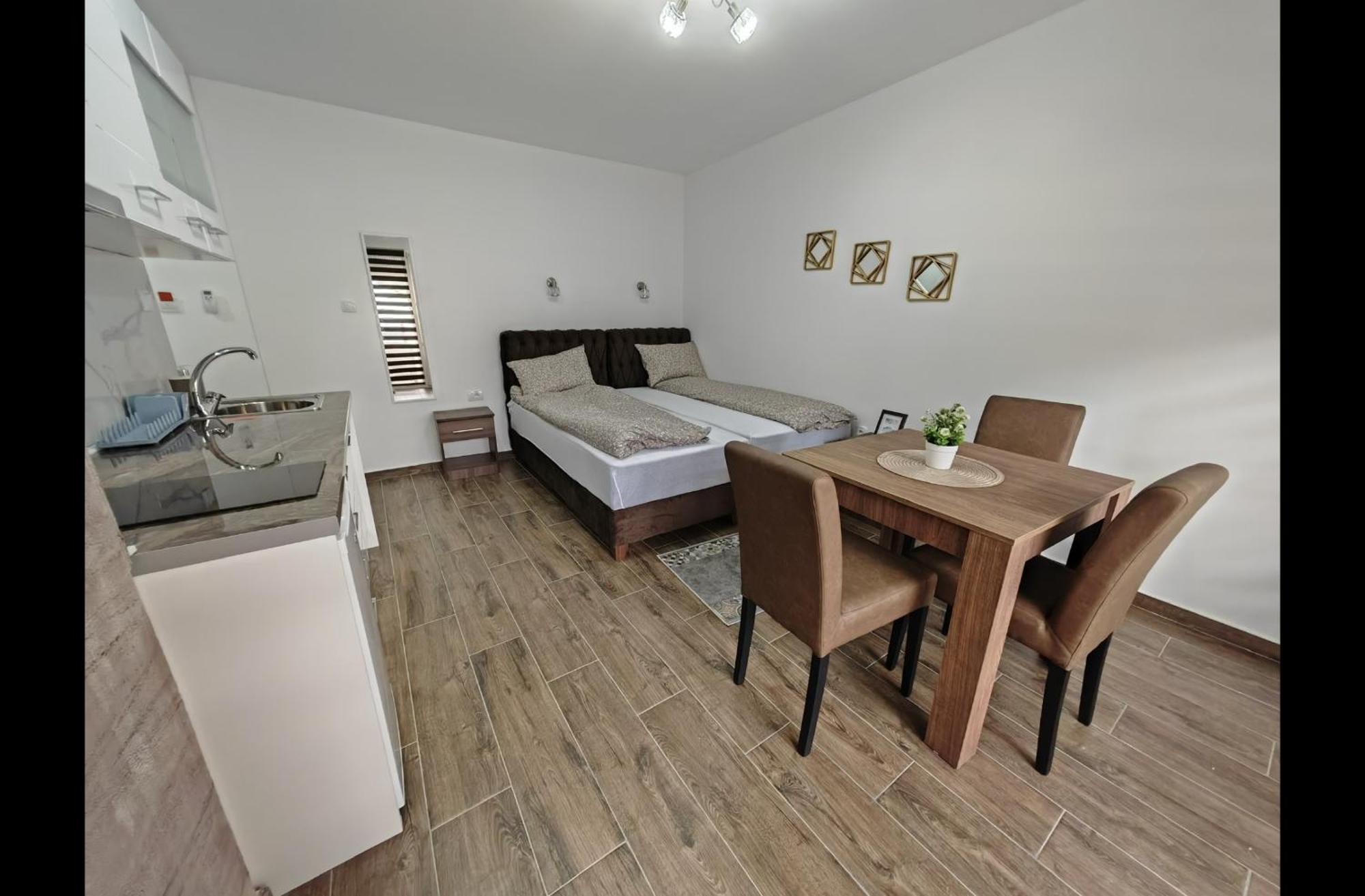 Imperial Apartment Veliko Gradiste Luaran gambar