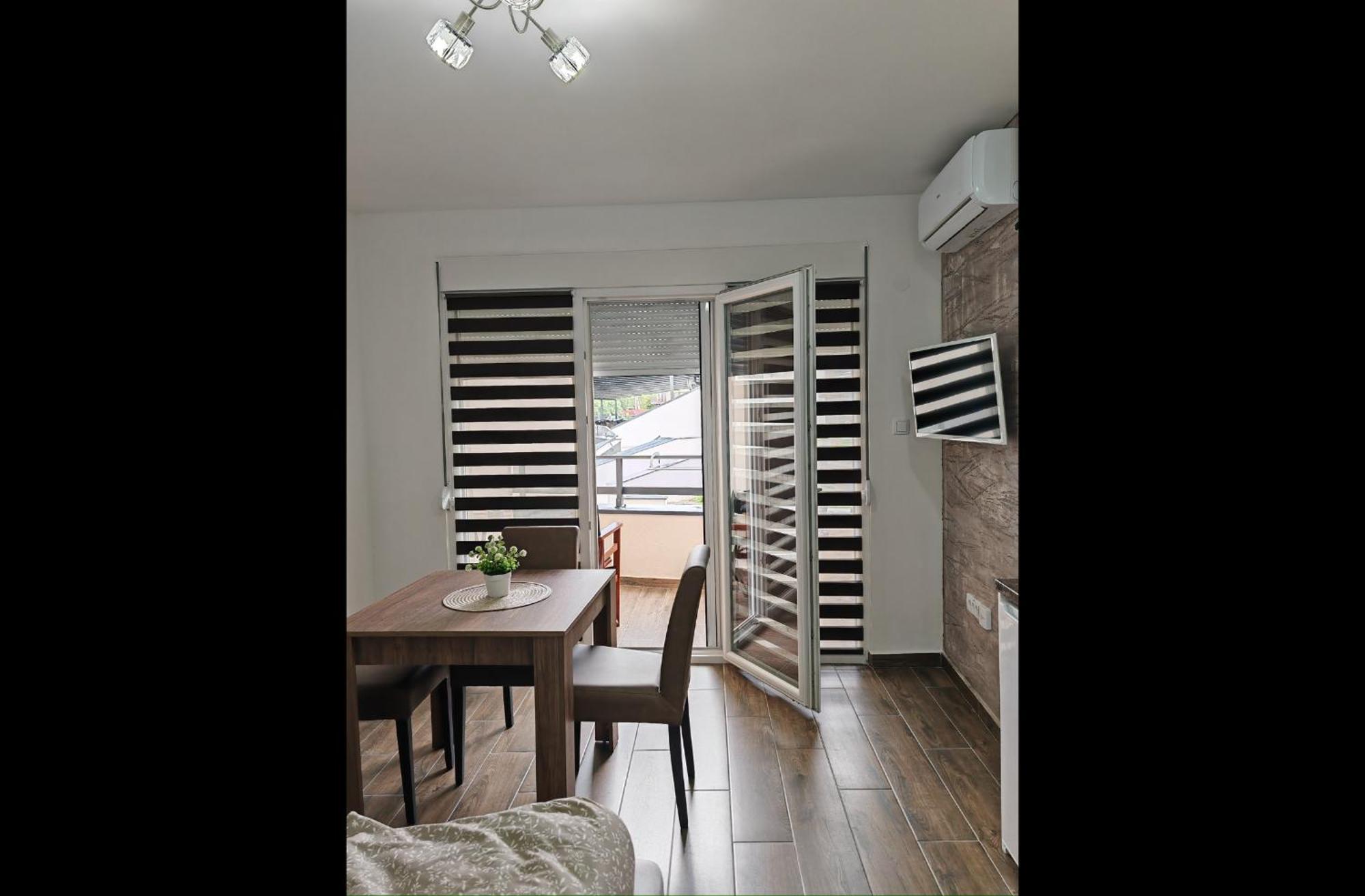 Imperial Apartment Veliko Gradiste Luaran gambar