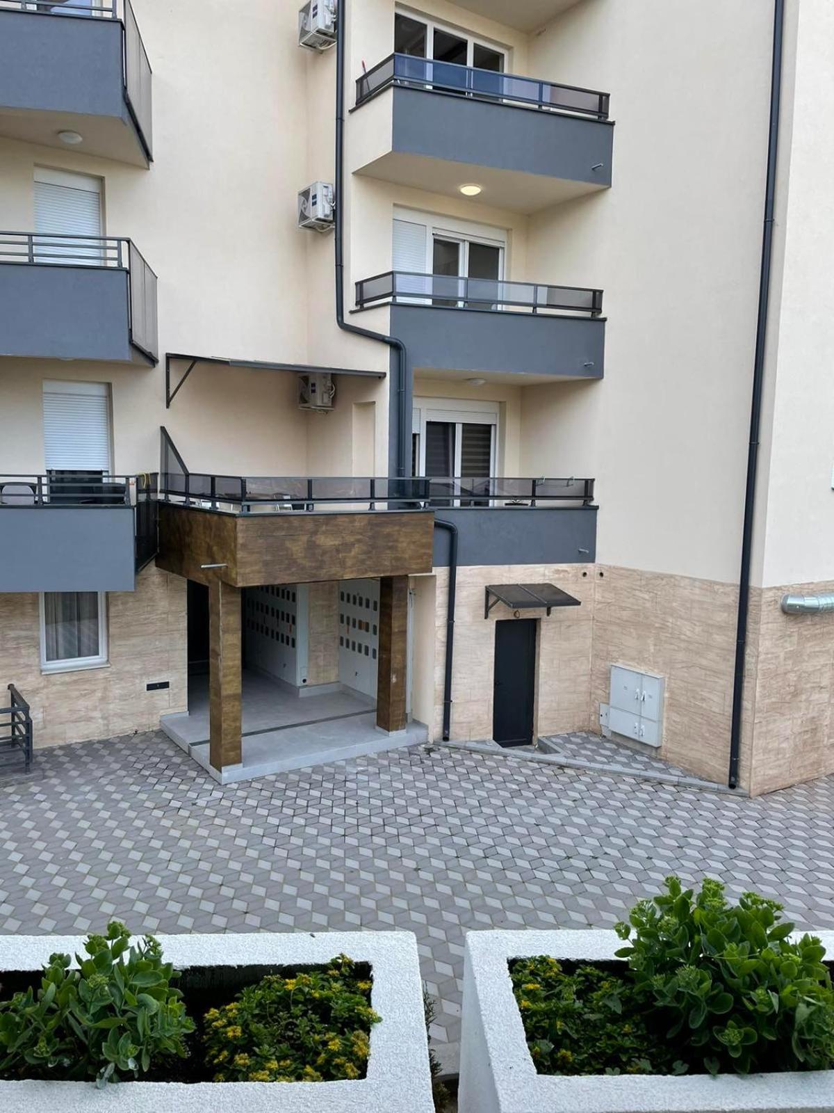 Imperial Apartment Veliko Gradiste Luaran gambar
